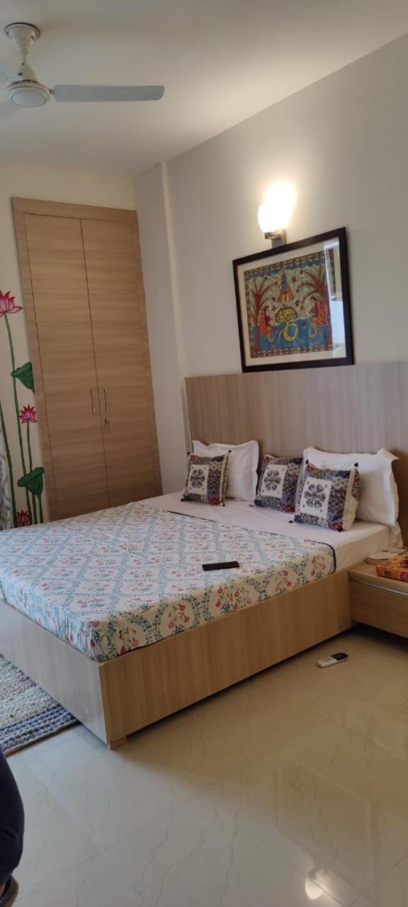 Vasudev Kutumb Atithi Devo Bava Apartment Vrindavan