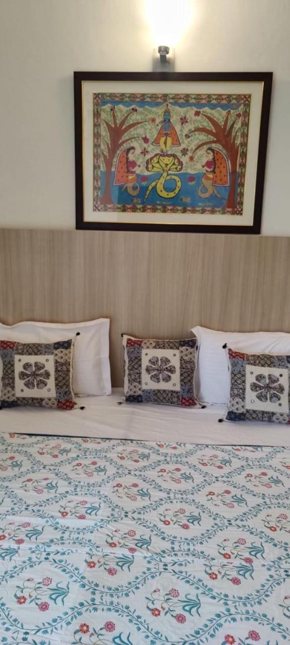 Vasudev Kutumb Atithi Devo Bava Vrindavan